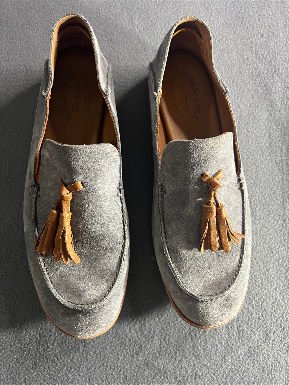 Kork-Ease Men’s Gray Suede Tassel Loafers with Tan Tassels size 8.5 soft